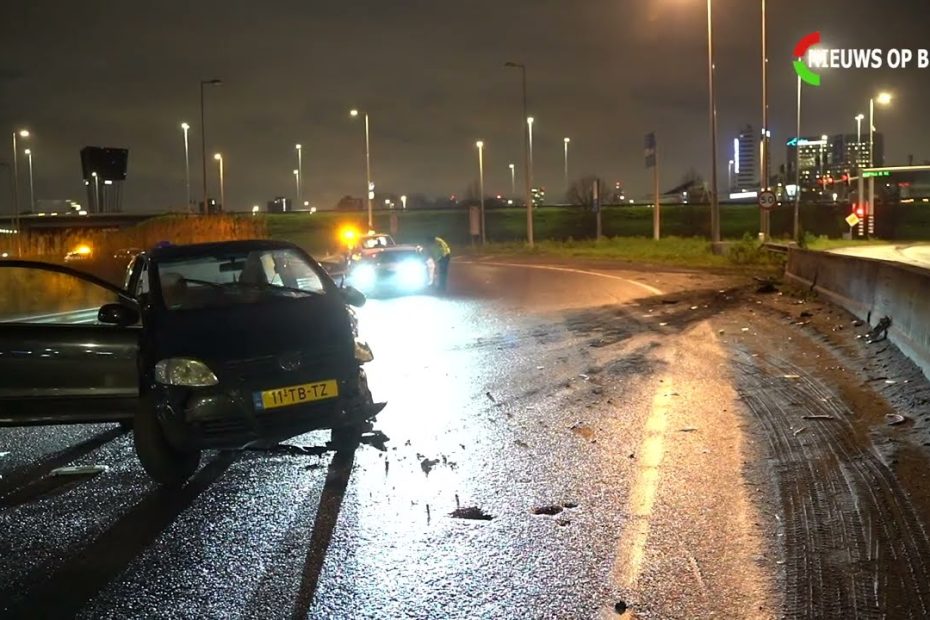 Automobilist gewond na eenzijdig ongeluk Abram van Rijckevorselweg Rotterdam