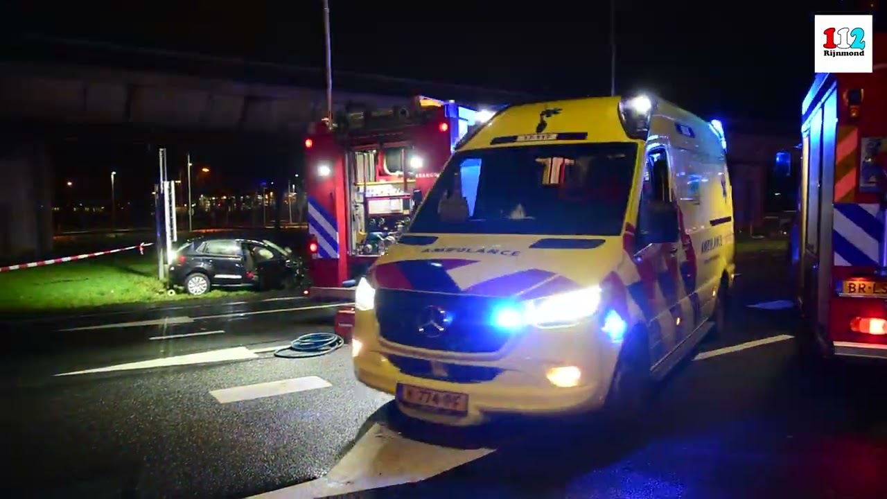 Drie doden en zwaargewonde bij ernstig verkeersongeval | Groene Kruisplein Rotterdam